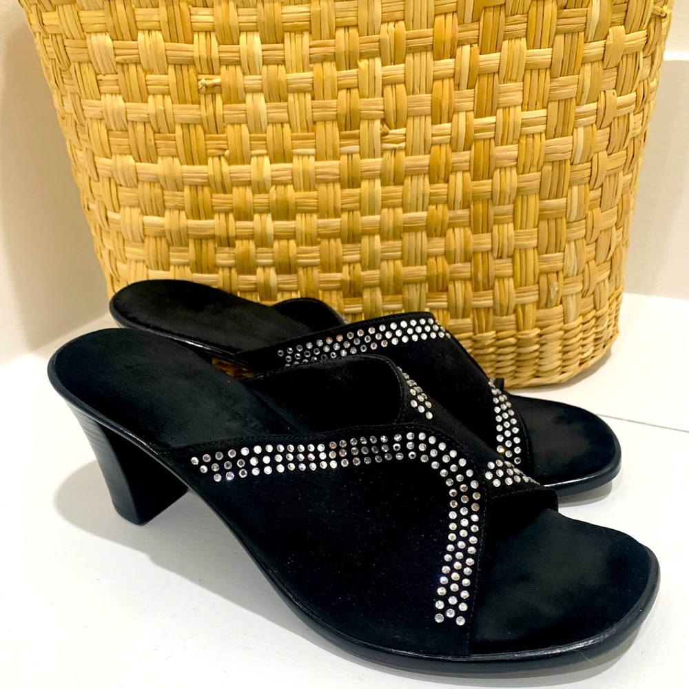 Onex sandals Size 7